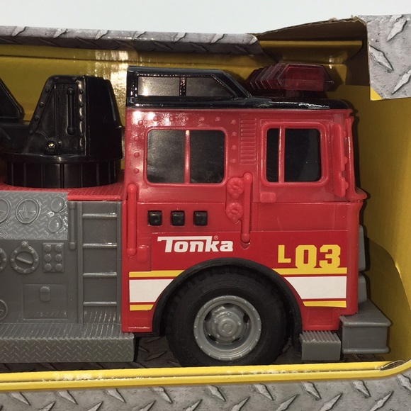 Tonka Real Tough Rescue Force Fire Truck Toy with Sounds Sirens Flash 12… - Picture 3 of 10